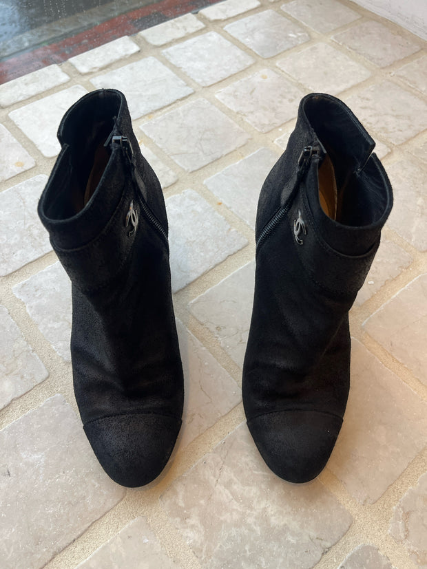 Chanel Size 36.5 Shoes (Pre-owned)