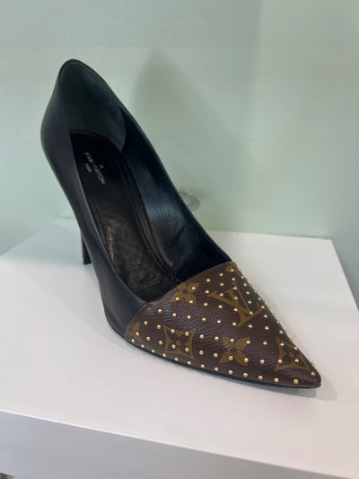 Louis Vuitton Size 38.5 Shoes (Pre-owned)