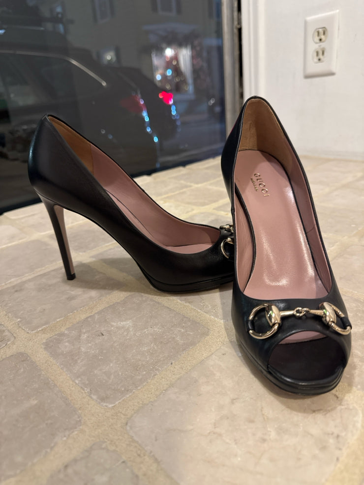 Gucci Size 37.5 Shoes (Pre-owned)