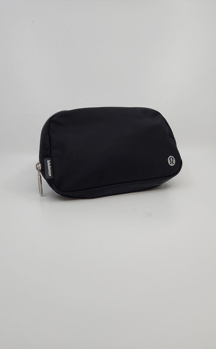 Lululemon Handbags (Pre-owned)