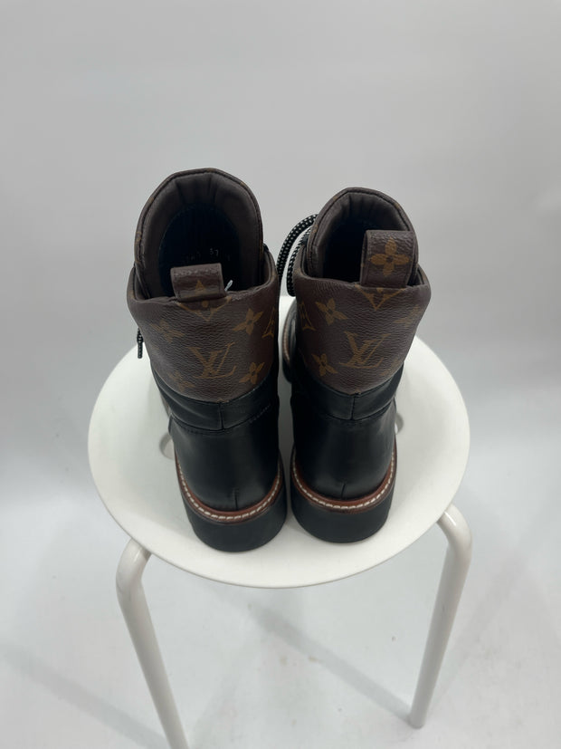 Louis Vuitton Size 37 Boots (Pre-owned)