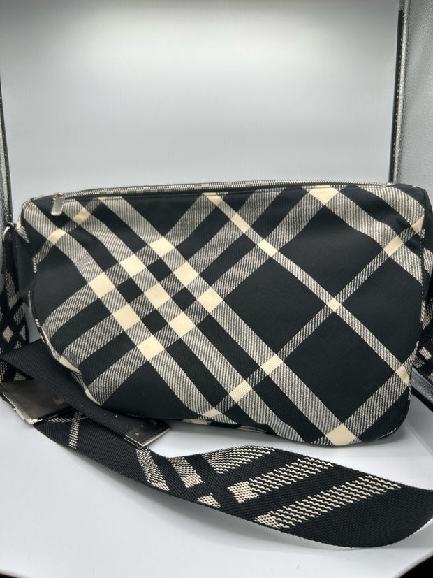 Burberry Handbags (Pre-owned)