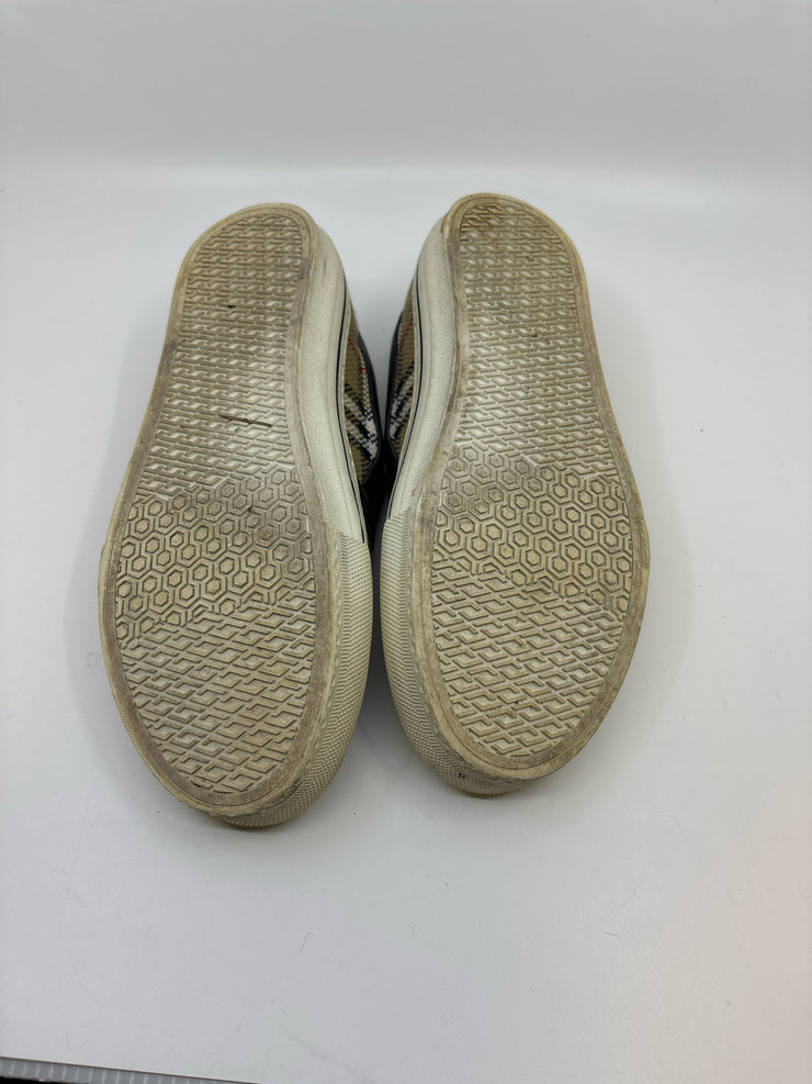 Burberry Size 39.5 Sneakers (Pre-owned)