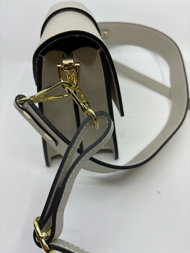 Handbags (Pre-owned)