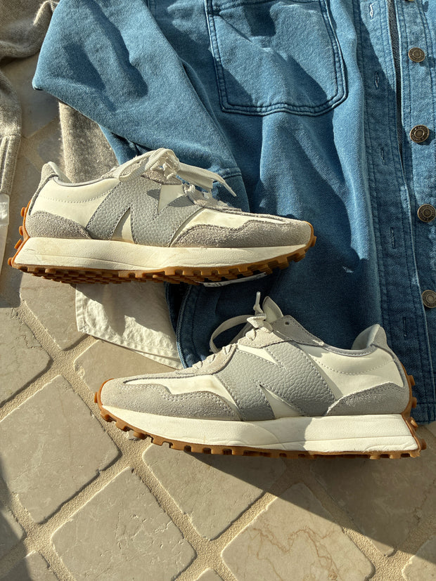 New Balance Size 7.5 Sneakers (Pre-owned)