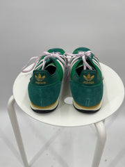 Adidas Size 7.5 Sneakers (Pre-owned)