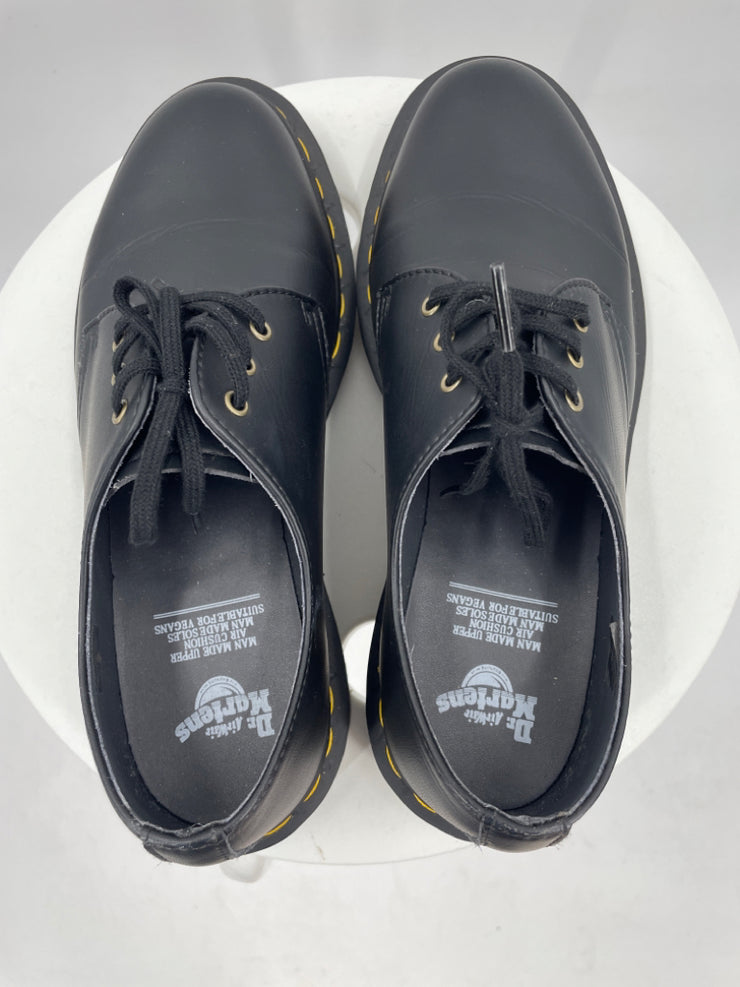 Doc Martens Size 7 Shoes (Pre-owned)