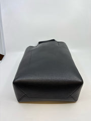 Off White Handbags (Pre-owned)