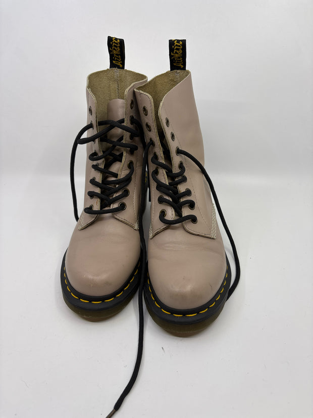 Doc Martens Size 6 Boots (Pre-owned)