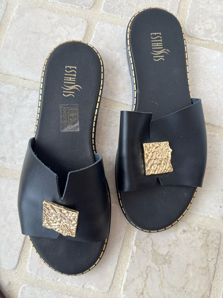 Shoes (Pre-owned)