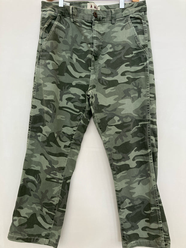 AMO Jeans (Pre-owned)
