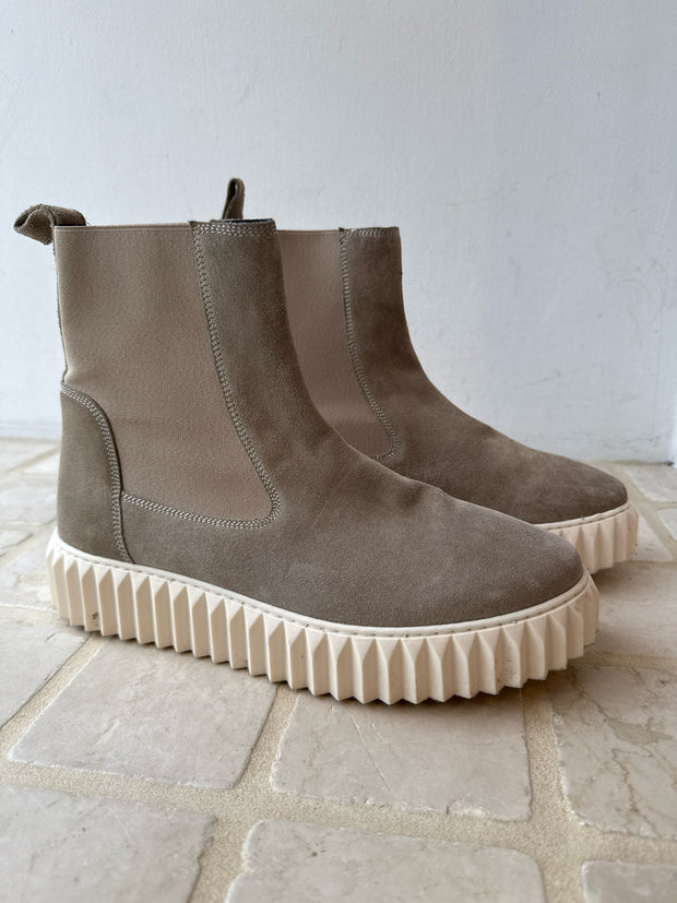 Voile Blanche Boots (Pre-owned)