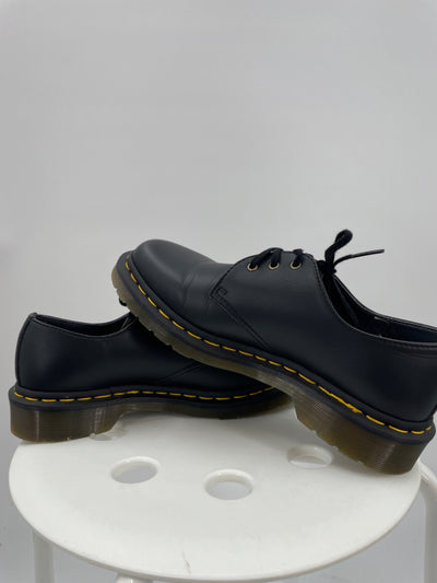 Doc Martens Size 7 Shoes (Pre-owned)