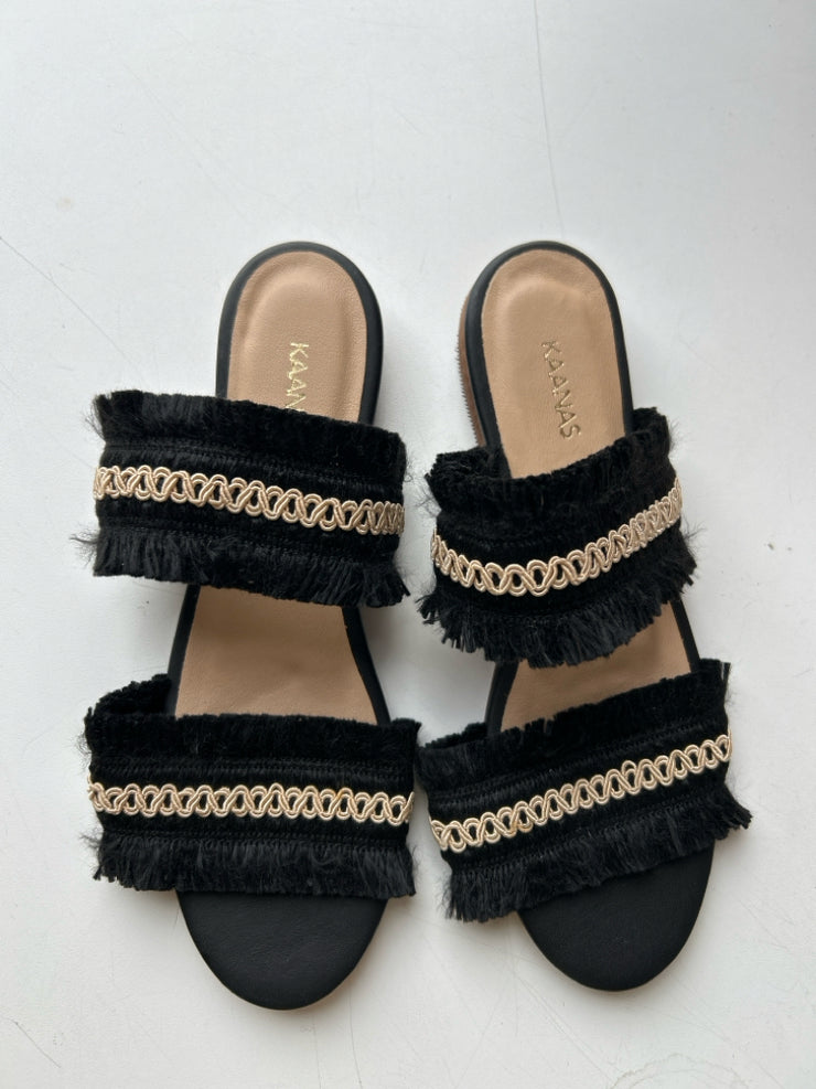 Kaanas Size 6 Shoes (Pre-owned)