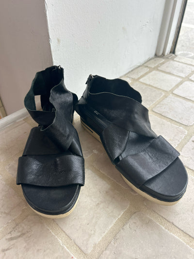 Eileen Fisher Size 10 Shoes (Pre-owned)