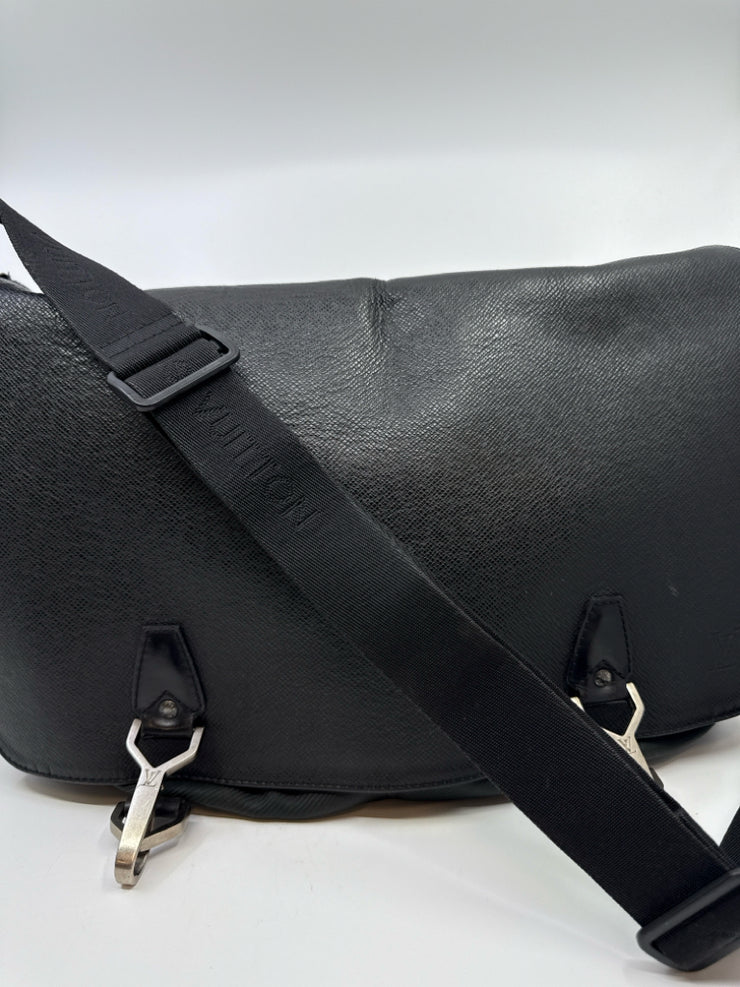 Louis Vuitton Handbags (Pre-owned)
