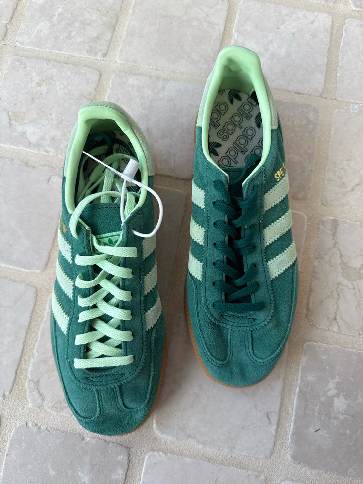 Adidas Size 5.5 Shoes (Pre-owned)