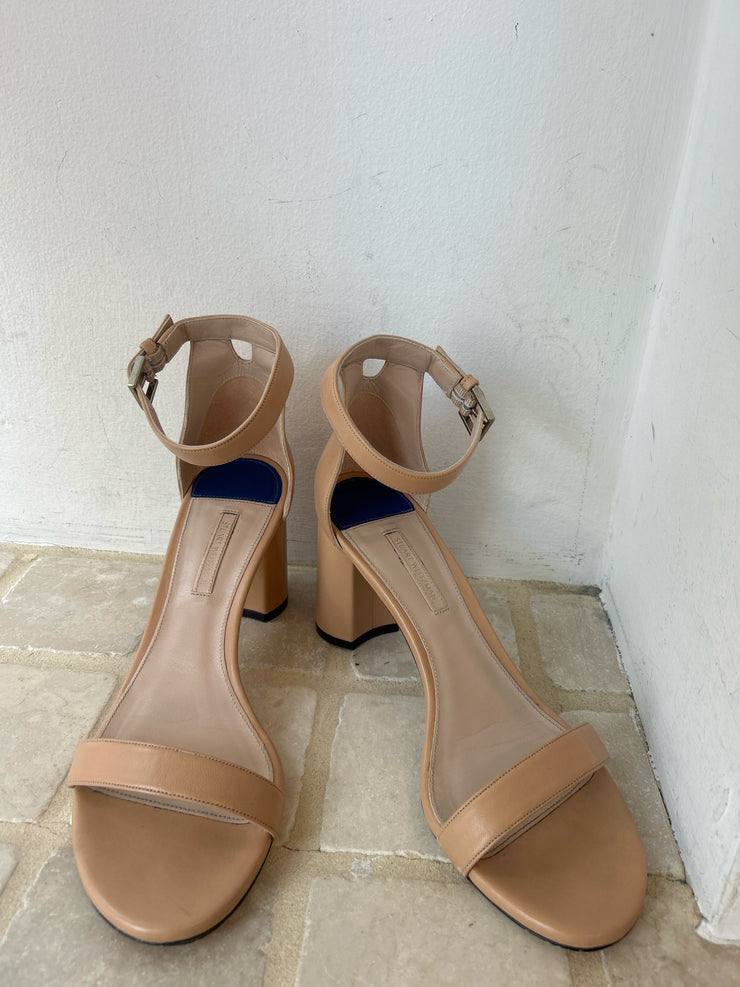 Stuart Weitzman Shoes (Pre-owned)