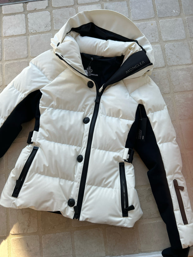 Moncler Jackets INDOOR (Pre-owned)