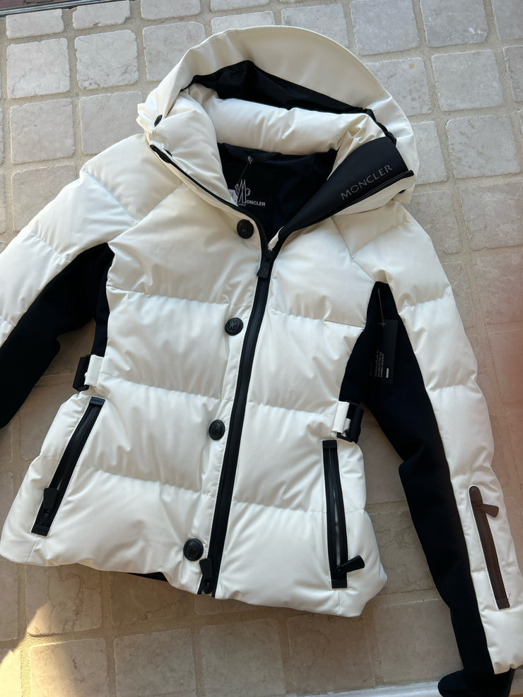 Moncler Jackets INDOOR (Pre-owned)