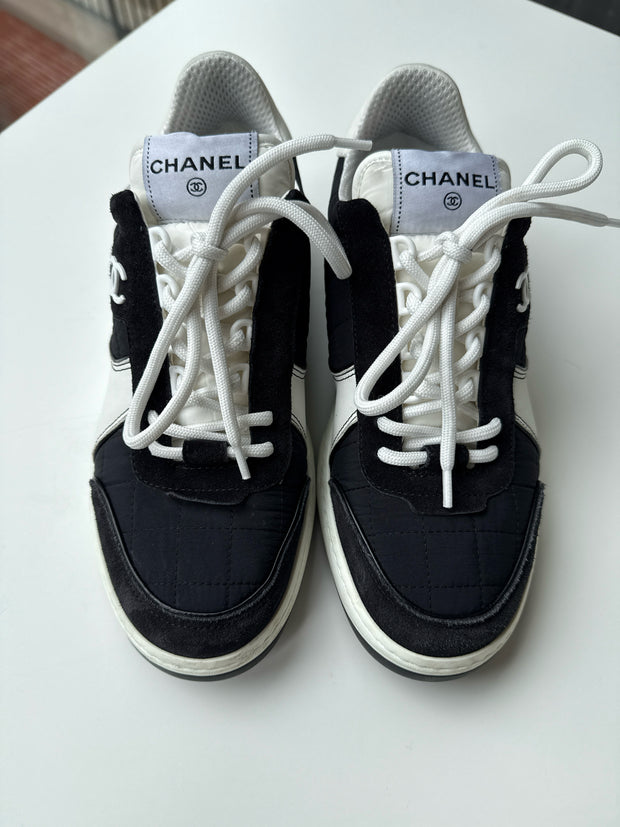 Chanel Size 39 Sneakers (Pre-owned)