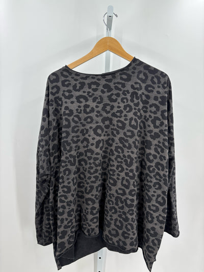 Planet Size One Size Shirts (Pre-owned)