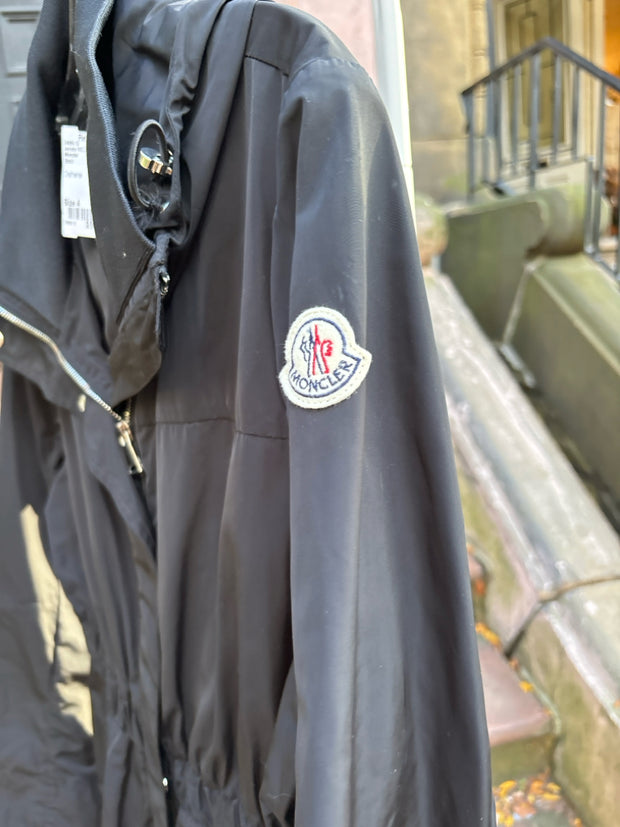 Moncler Jackets INDOOR (Pre-owned)