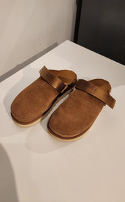 UGG Size 8.5 Shoes (Pre-owned)