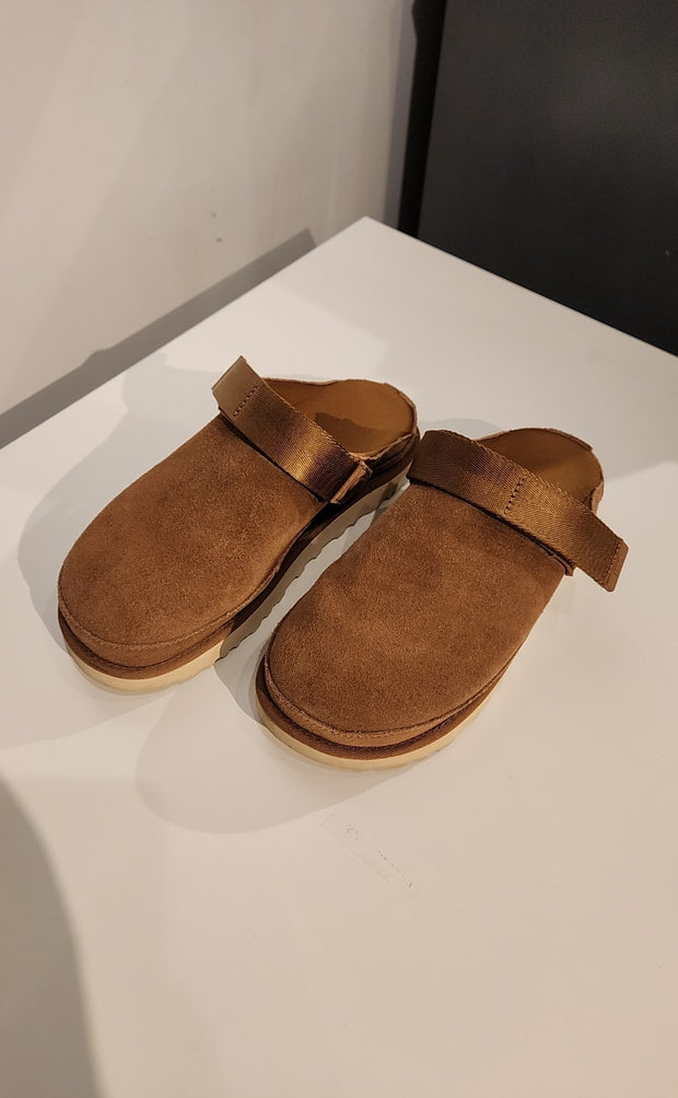 UGG Size 8.5 Shoes (Pre-owned)