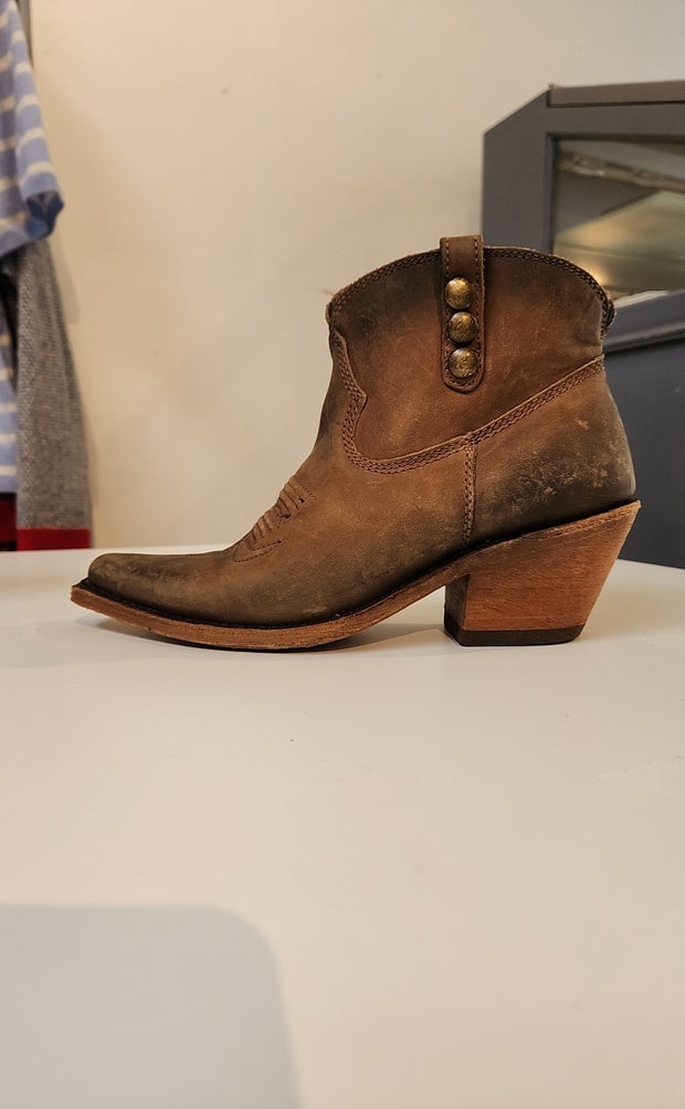 Liberty Black Size 6 Boots (Pre-owned)