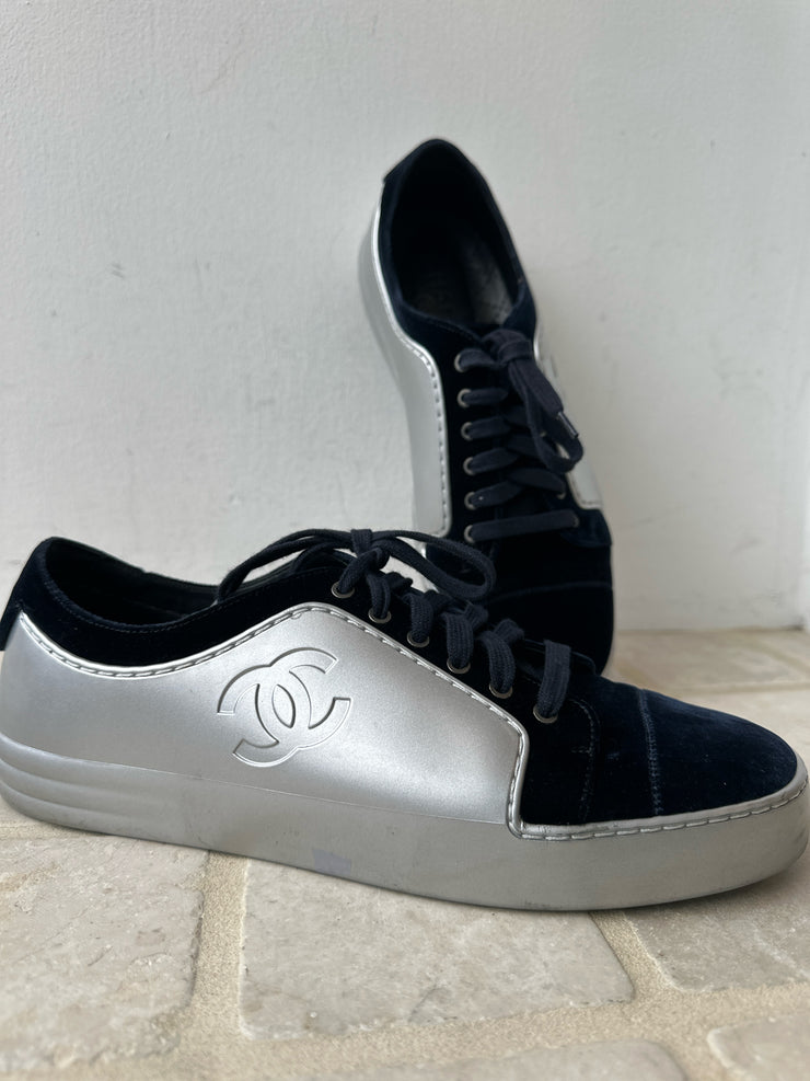 Chanel Size 42 Sneakers (Pre-owned)