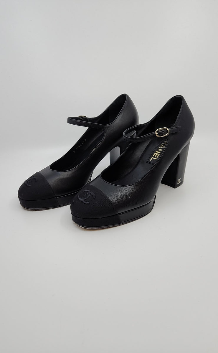 Chanel Size 38 Shoes (Pre-owned)