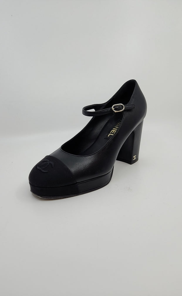 Chanel Size 38 Shoes (Pre-owned)