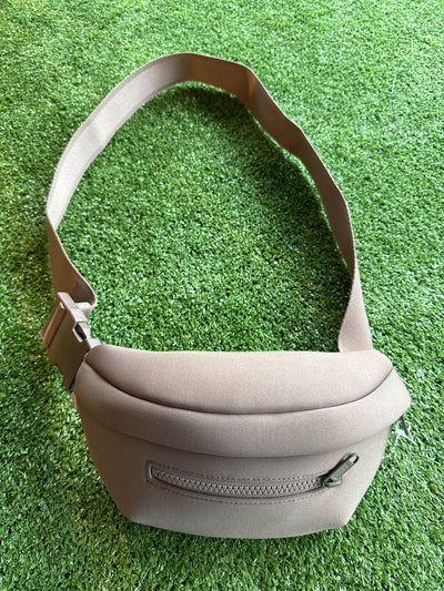 Dagne Dover Handbags (Pre-owned)