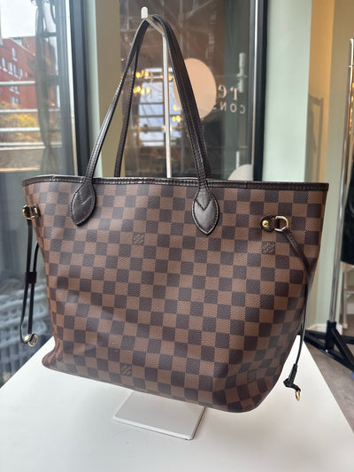Louis Vuitton Handbags (Pre-owned)