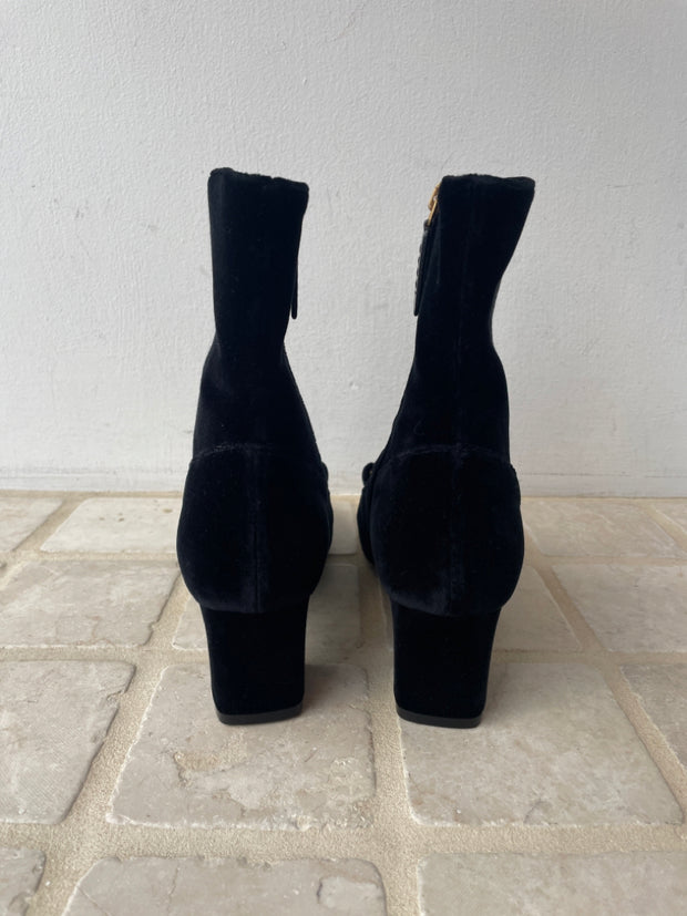 Gucci Size 37.5 Boots (Pre-owned)