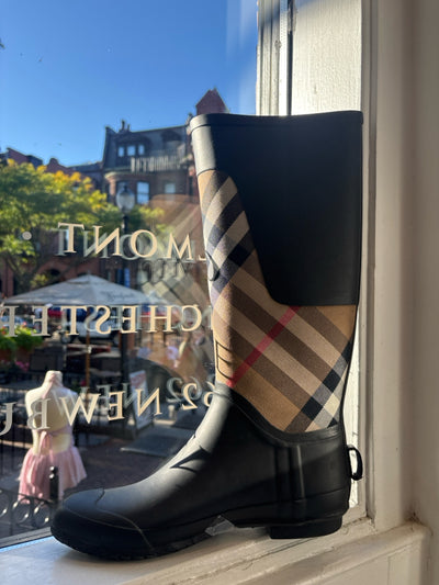 Burberry Boots (Pre-owned)