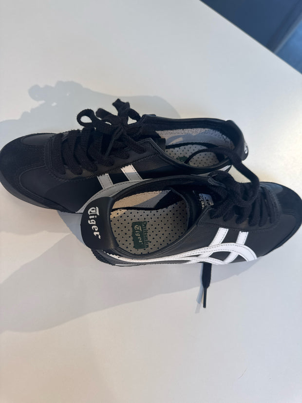 Ontisuka Tiger Size 4 Sneakers (Pre-owned)