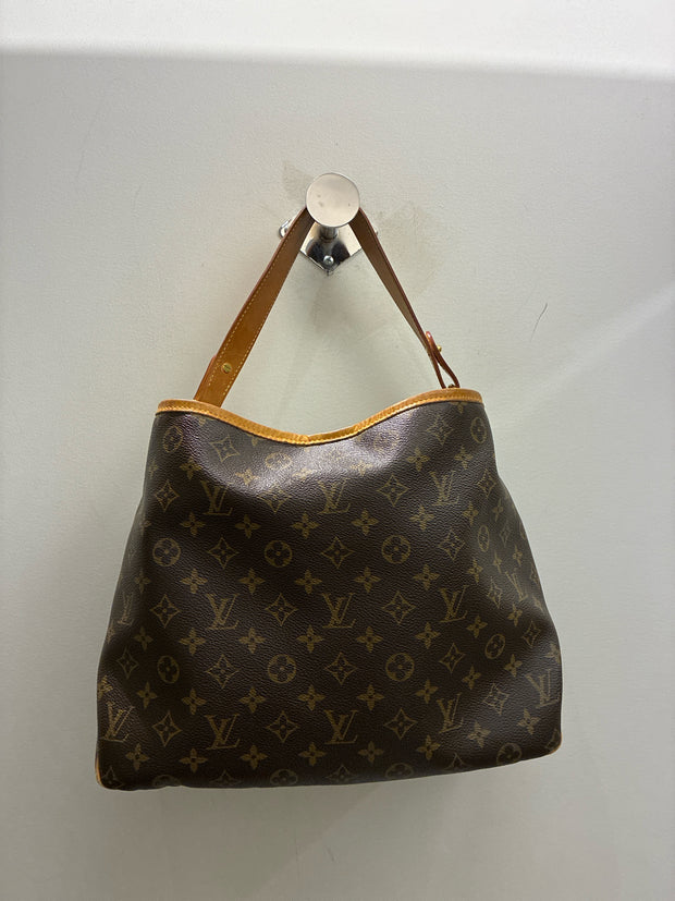 Louis Vuitton Handbags (Pre-owned)