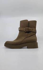 Vince Size 8.5 Boots (Pre-owned)