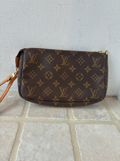 Louis Vuitton Handbags (Pre-owned)