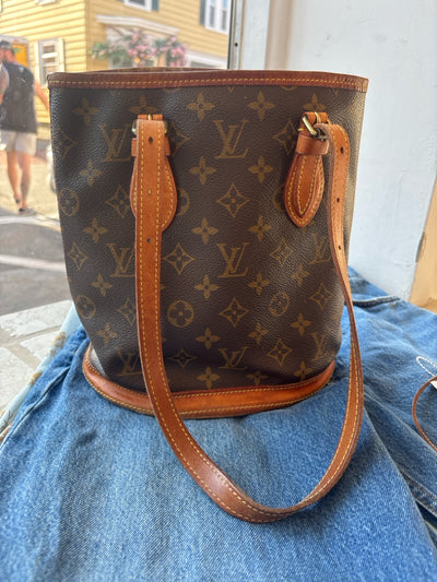 Louis Vuitton Handbags (Pre-owned)