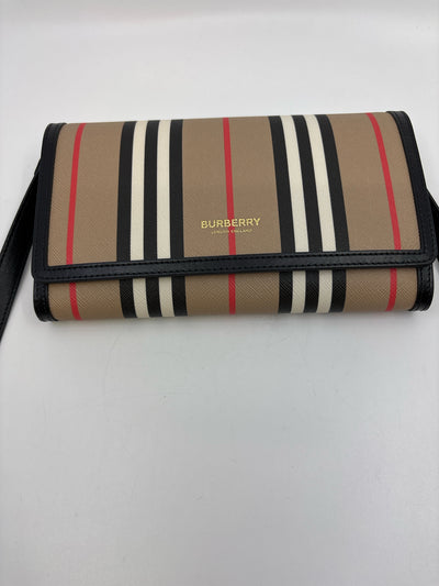 Burberry Handbags (Pre-owned)