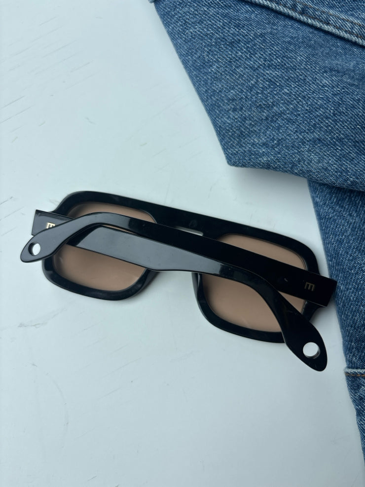Elisa Johnson Sunglasses (Pre-owned)