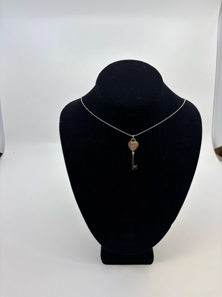 Tiffany & Co Necklaces (Pre-owned)