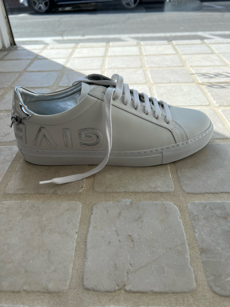 Givenchy Size 40 Sneakers (Pre-owned)