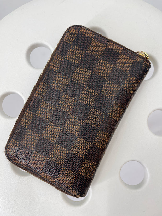 Louis Vuitton Wallets (Pre-owned)