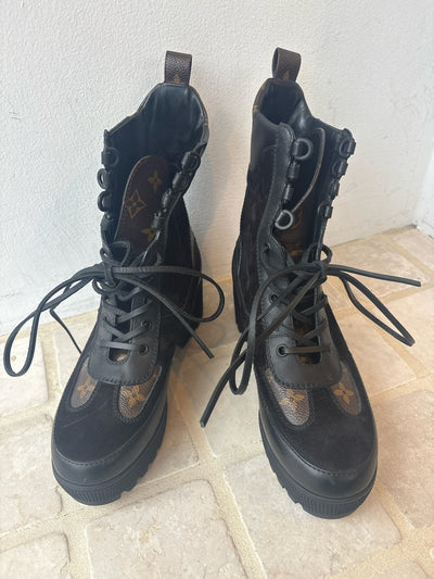 Louis Vuitton Size 38 Boots (Pre-owned)