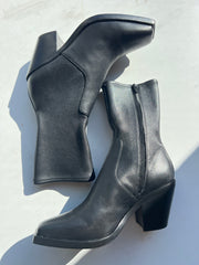 Loeffler Randall Size 7.5 Boots (Pre-owned)