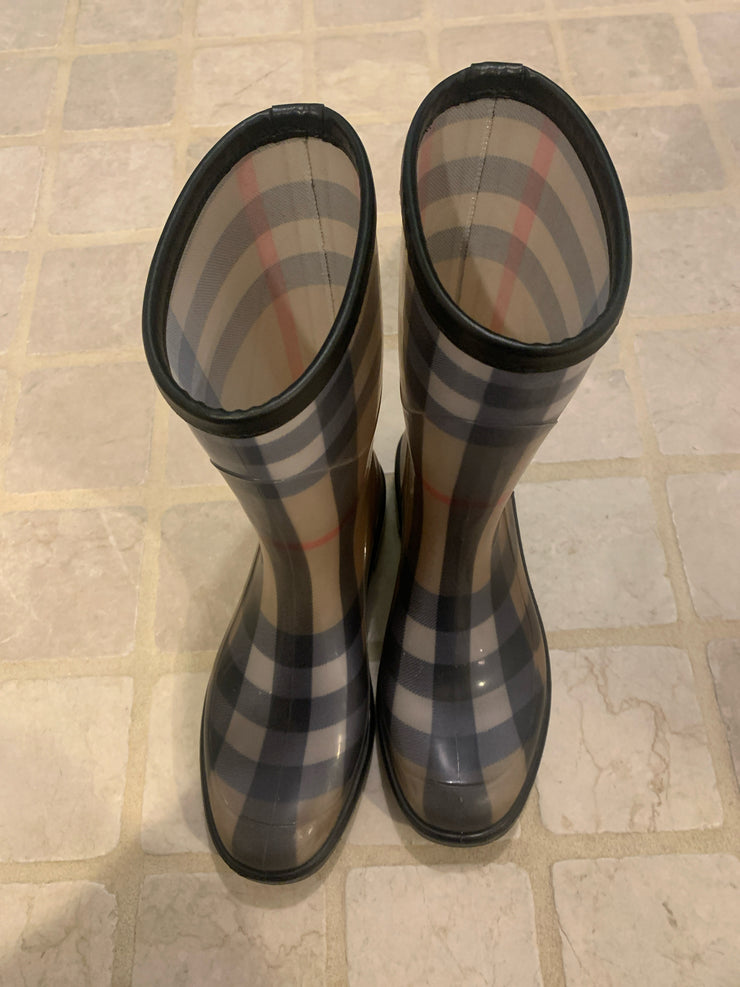 Burberry Size 36 Shoes (Pre-owned)